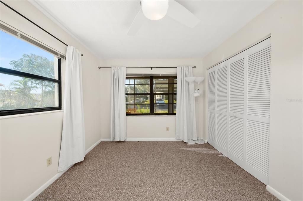 待售: $139,900 (2 贝兹, 2 浴室, 1324 平方英尺)