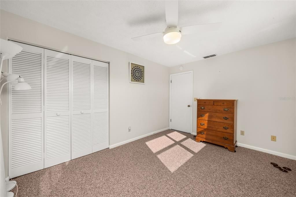 待售: $139,900 (2 贝兹, 2 浴室, 1324 平方英尺)