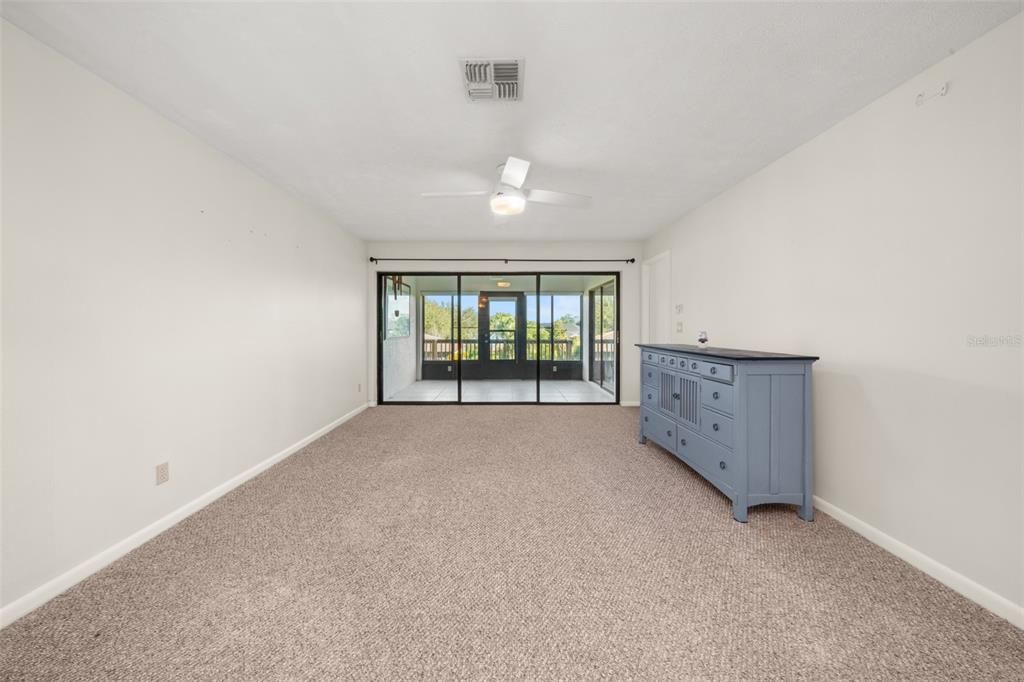 待售: $139,900 (2 贝兹, 2 浴室, 1324 平方英尺)