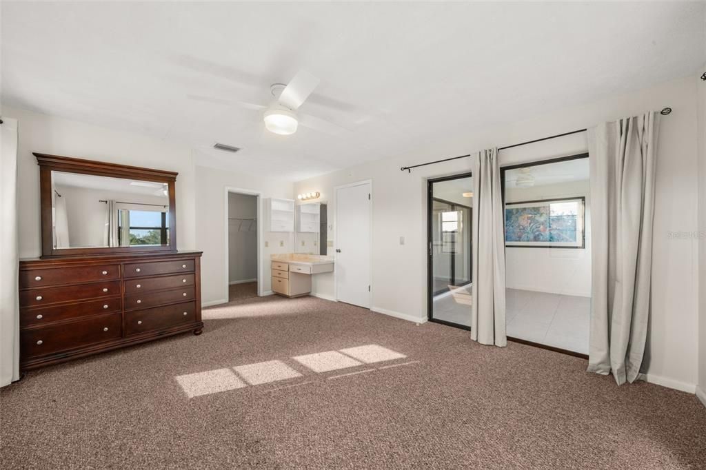 待售: $139,900 (2 贝兹, 2 浴室, 1324 平方英尺)