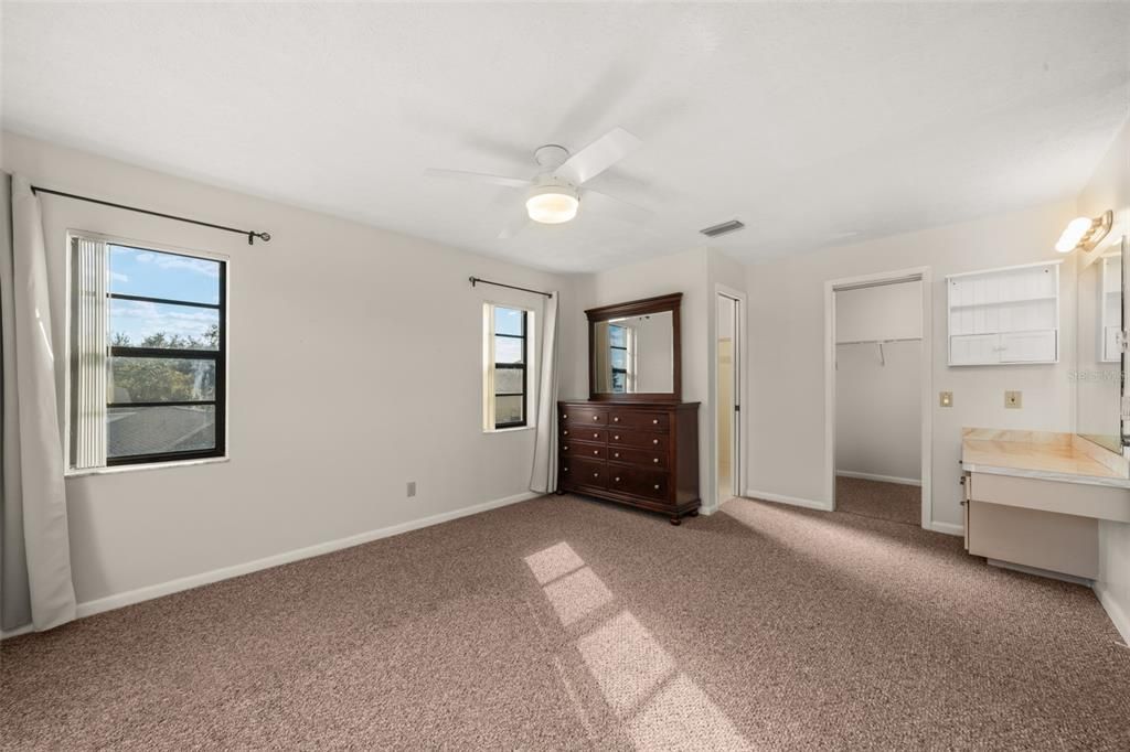 待售: $139,900 (2 贝兹, 2 浴室, 1324 平方英尺)