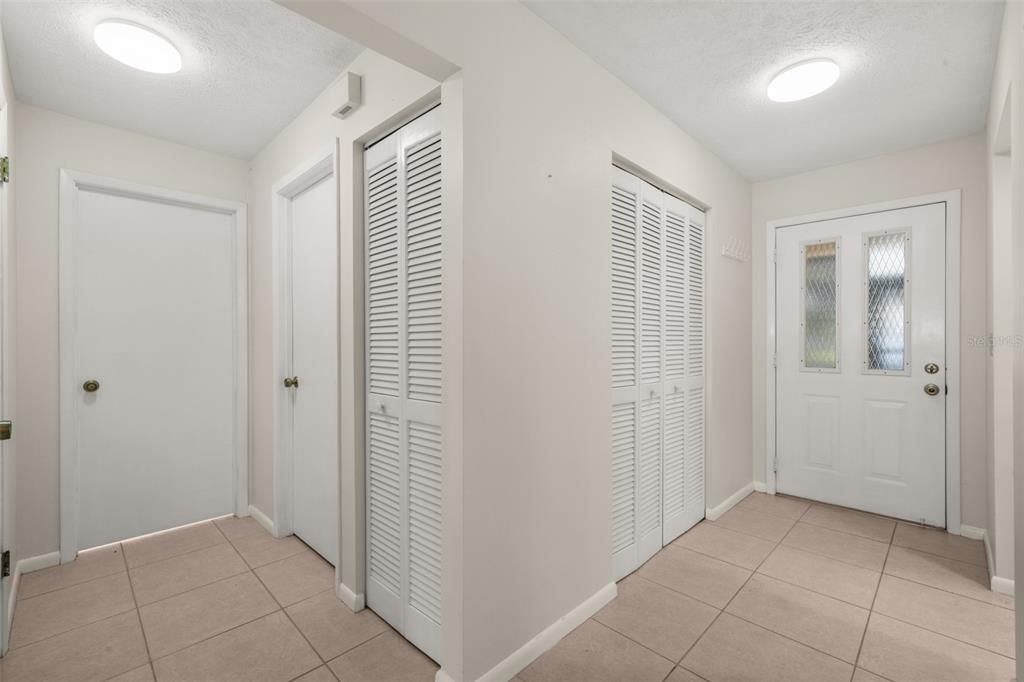 待售: $139,900 (2 贝兹, 2 浴室, 1324 平方英尺)