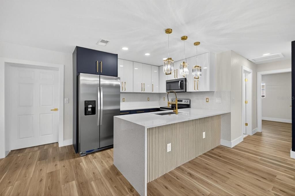 For Sale: $399,999 (4 beds, 2 baths, 1628 Square Feet)