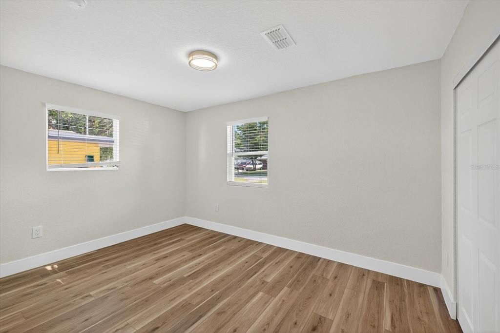 For Sale: $399,999 (4 beds, 2 baths, 1628 Square Feet)