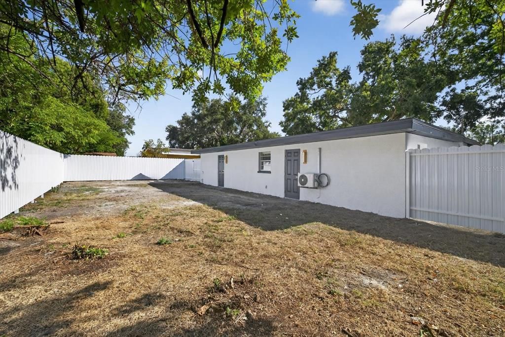 For Sale: $399,999 (4 beds, 2 baths, 1628 Square Feet)