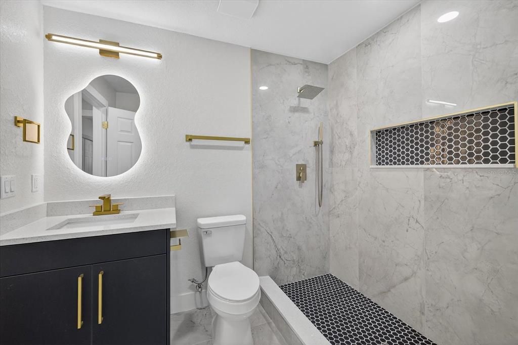 For Sale: $399,999 (4 beds, 2 baths, 1628 Square Feet)