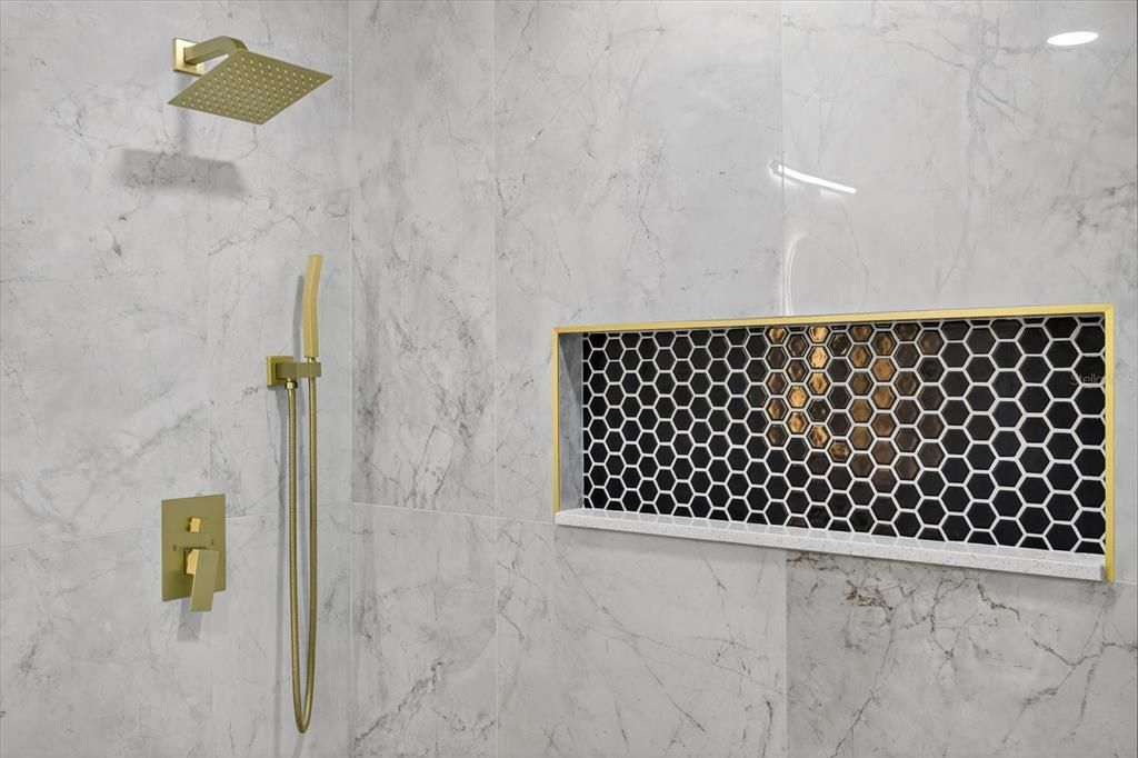 For Sale: $399,999 (4 beds, 2 baths, 1628 Square Feet)