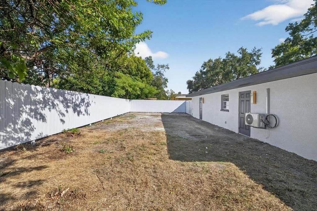 For Sale: $399,999 (4 beds, 2 baths, 1628 Square Feet)