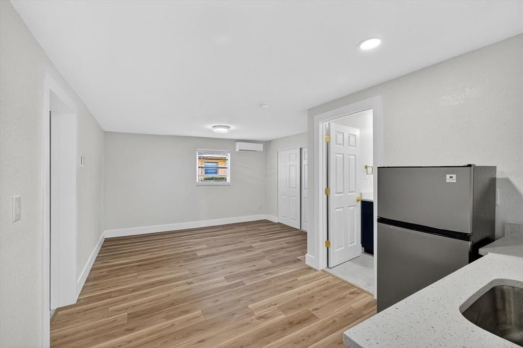 For Sale: $399,999 (4 beds, 2 baths, 1628 Square Feet)