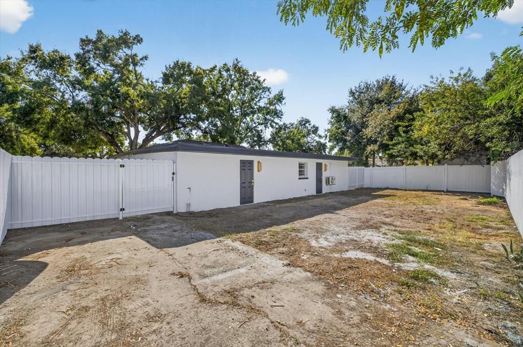 For Sale: $399,999 (4 beds, 2 baths, 1628 Square Feet)