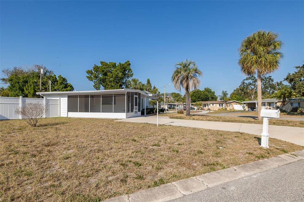 For Rent: $1,875 (2 beds, 1 baths, 822 Square Feet)