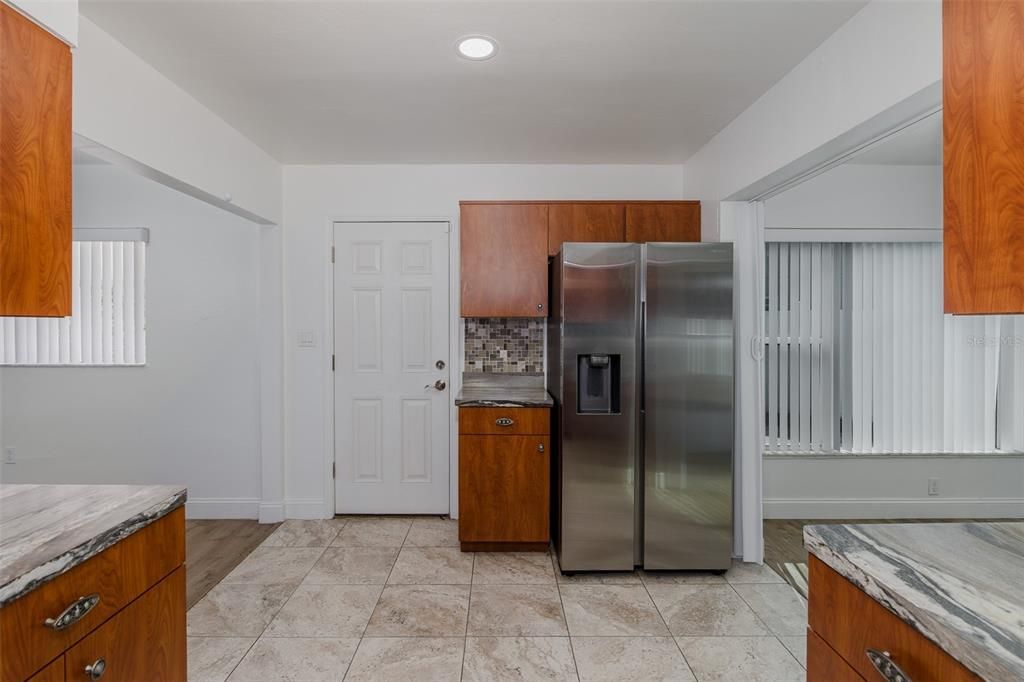 For Rent: $1,875 (2 beds, 1 baths, 822 Square Feet)