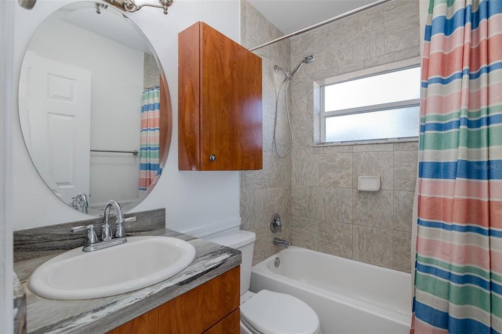 For Rent: $1,875 (2 beds, 1 baths, 822 Square Feet)