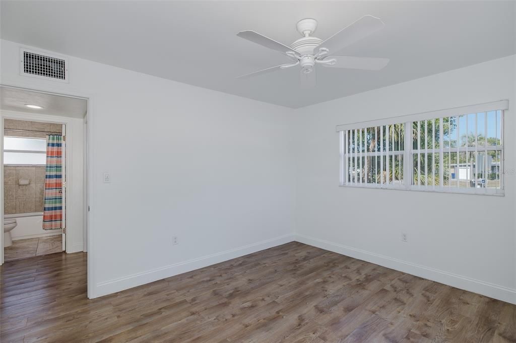 For Rent: $1,875 (2 beds, 1 baths, 822 Square Feet)