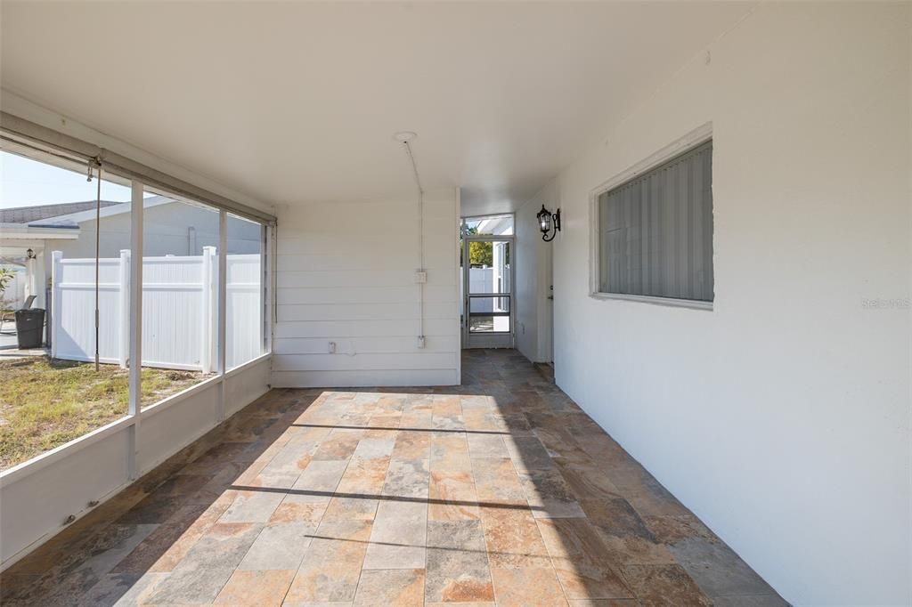 For Rent: $1,875 (2 beds, 1 baths, 822 Square Feet)