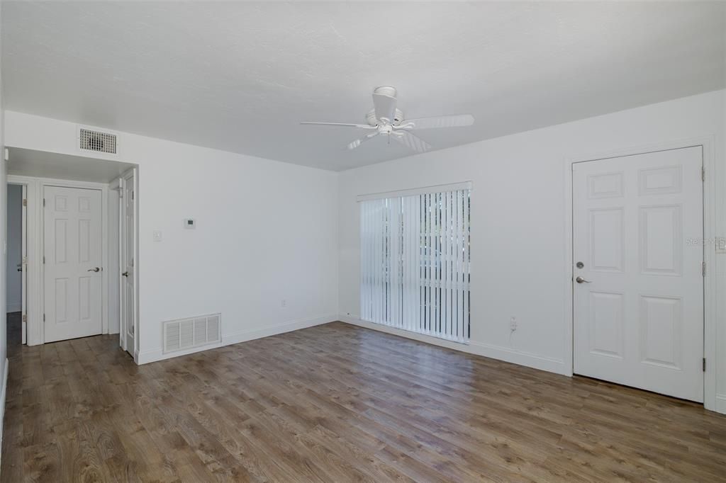 For Rent: $1,875 (2 beds, 1 baths, 822 Square Feet)