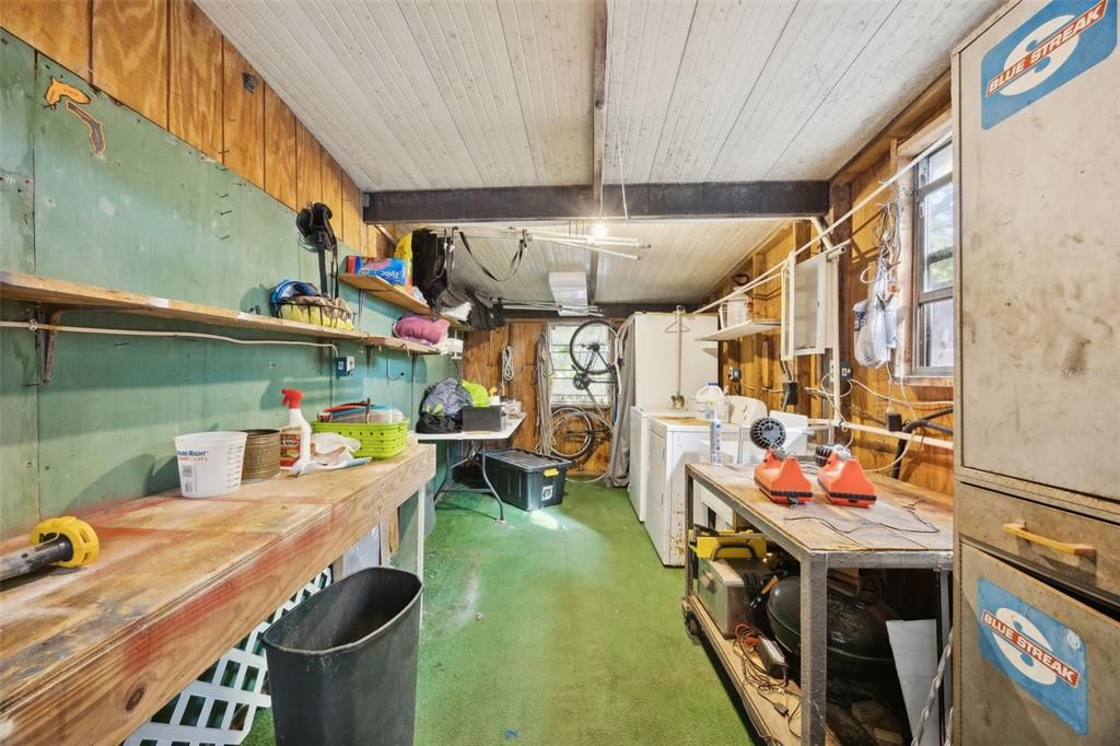 For Sale: $120,000 (2 beds, 1 baths, 1044 Square Feet)