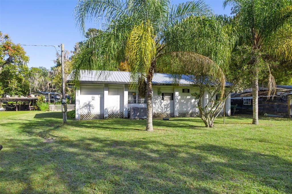 For Sale: $120,000 (2 beds, 1 baths, 1044 Square Feet)