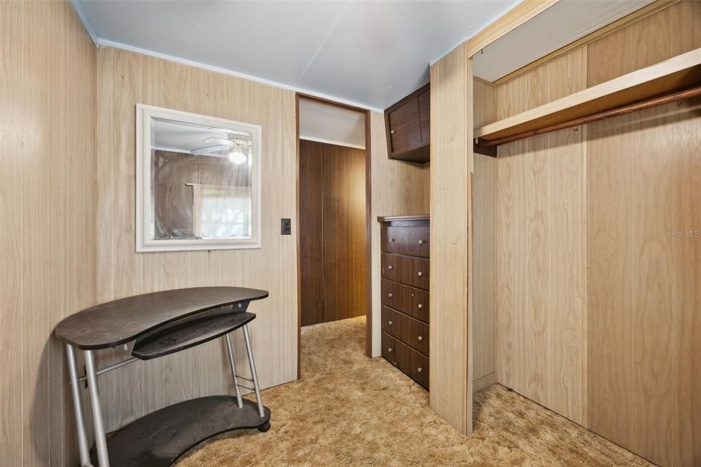 For Sale: $120,000 (2 beds, 1 baths, 1044 Square Feet)