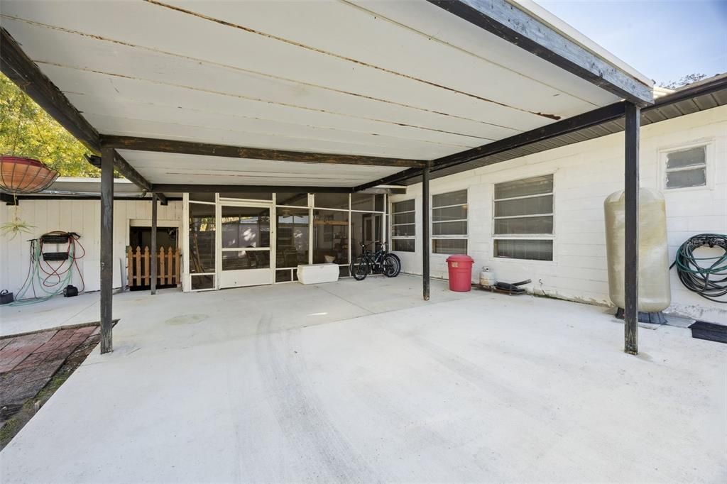 For Sale: $120,000 (2 beds, 1 baths, 1044 Square Feet)