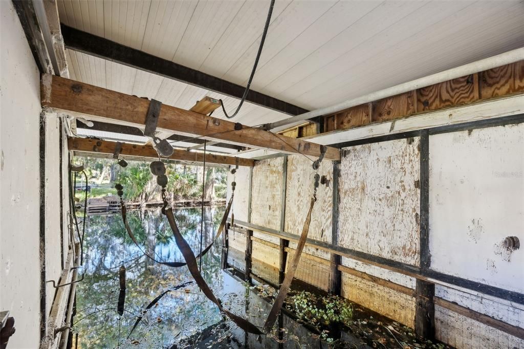 For Sale: $120,000 (2 beds, 1 baths, 1044 Square Feet)