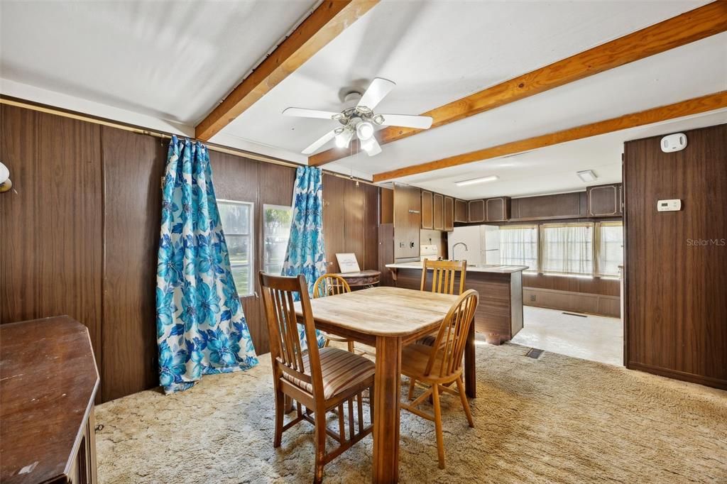 For Sale: $120,000 (2 beds, 1 baths, 1044 Square Feet)