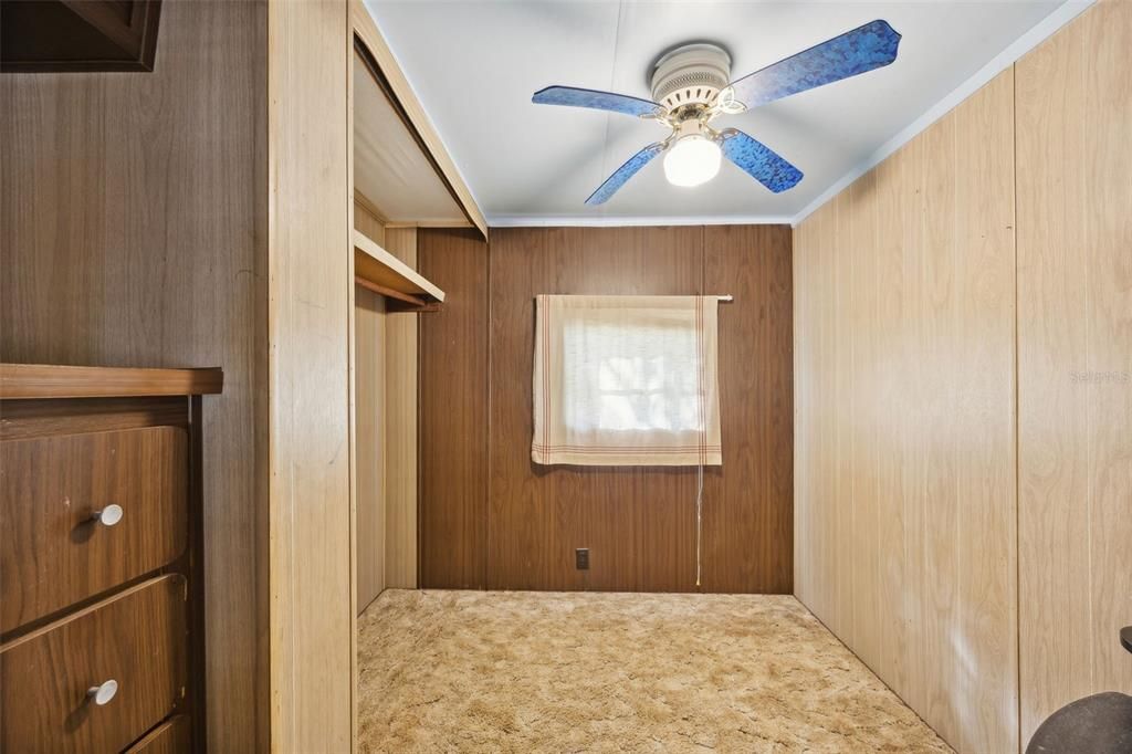 For Sale: $120,000 (2 beds, 1 baths, 1044 Square Feet)