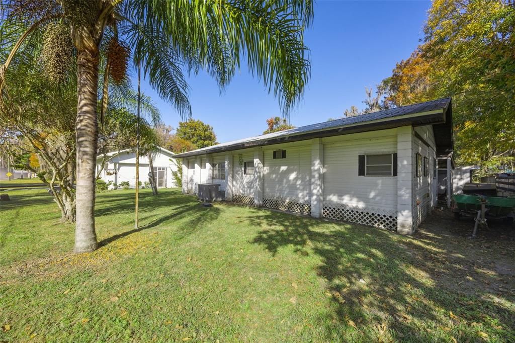 For Sale: $120,000 (2 beds, 1 baths, 1044 Square Feet)