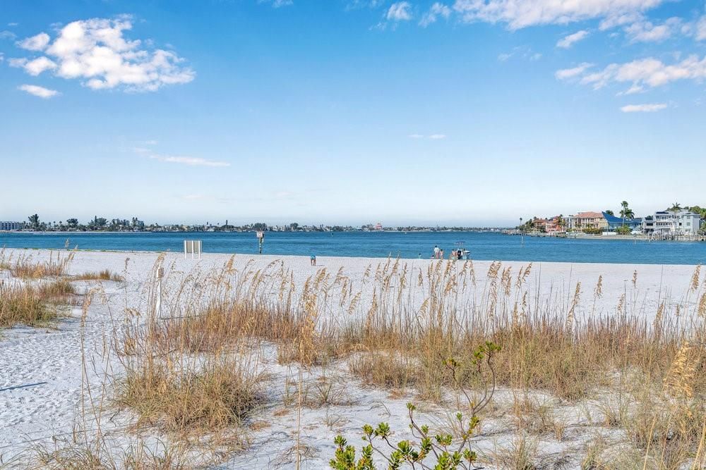 En Venta: $2,999,999 (3 camas, 3 baños, 2852 Pies cuadrados)