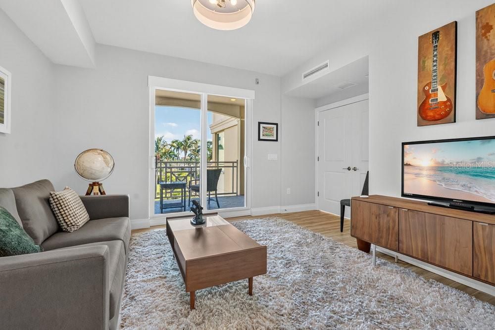 En Venta: $2,999,999 (3 camas, 3 baños, 2852 Pies cuadrados)