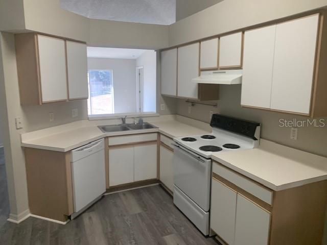 For Rent: $1,895 (4 beds, 2 baths, 1507 Square Feet)