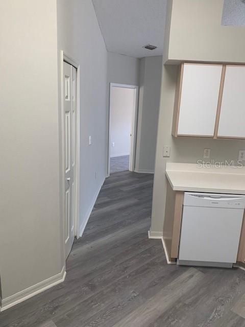 For Rent: $1,895 (4 beds, 2 baths, 1507 Square Feet)