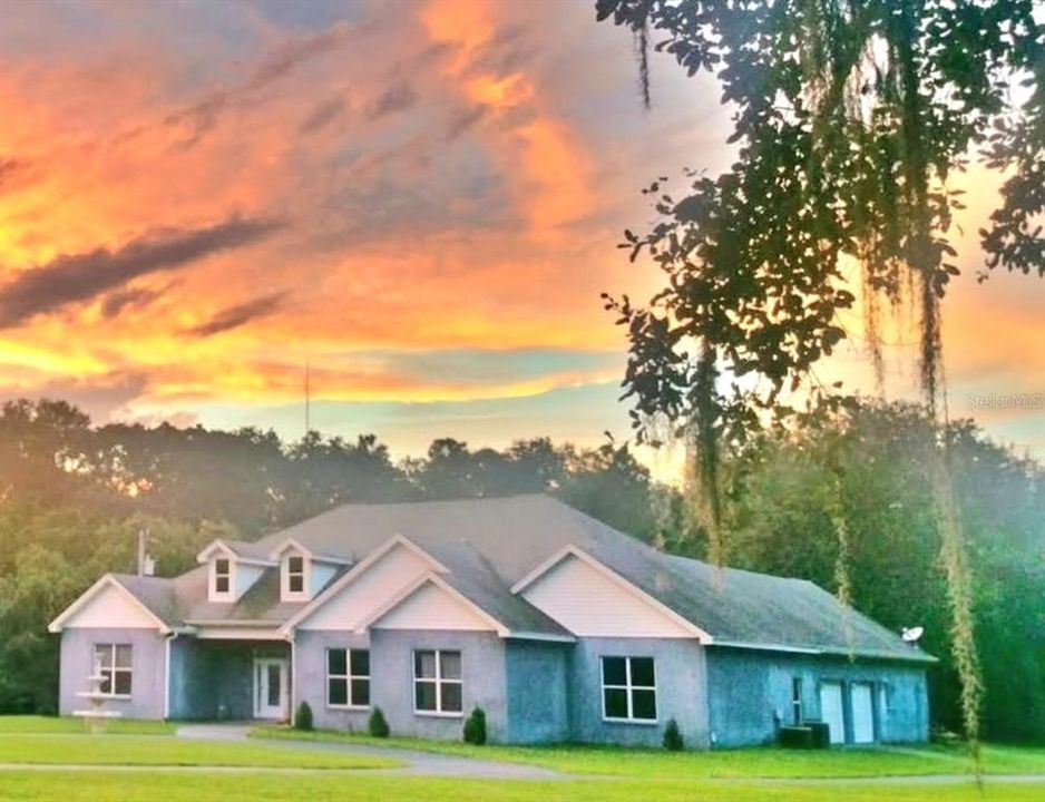 For Sale: $875,000 (4 beds, 3 baths, 4996 Square Feet)