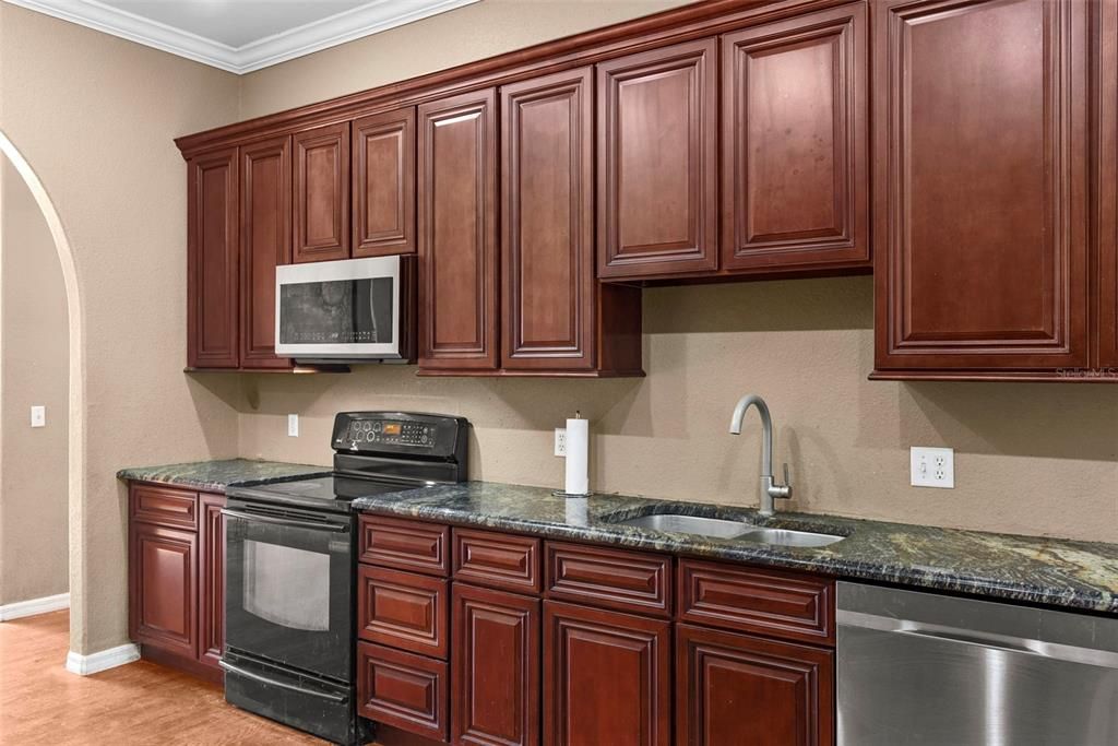 For Sale: $875,000 (4 beds, 3 baths, 4996 Square Feet)