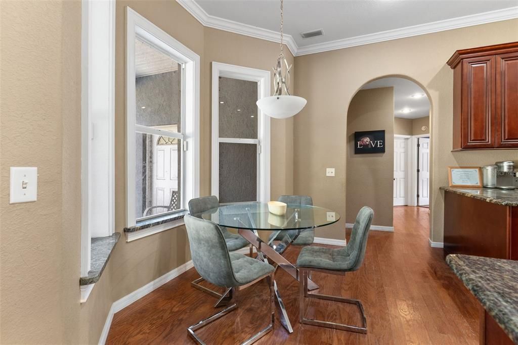 For Sale: $875,000 (4 beds, 3 baths, 4996 Square Feet)