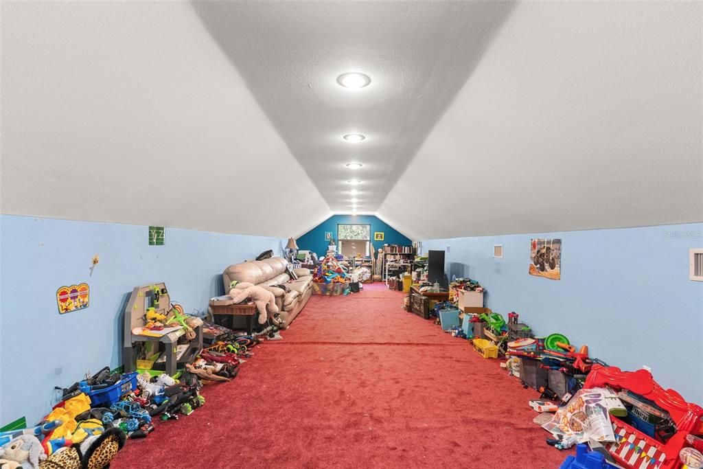 For Sale: $875,000 (4 beds, 3 baths, 4996 Square Feet)