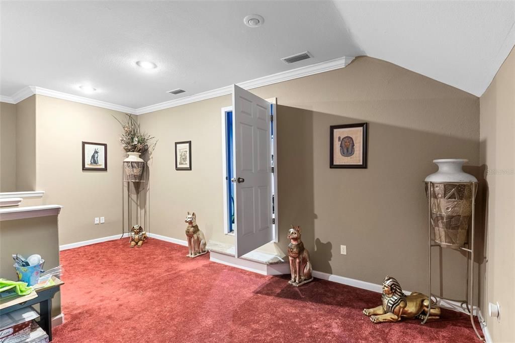 For Sale: $875,000 (4 beds, 3 baths, 4996 Square Feet)