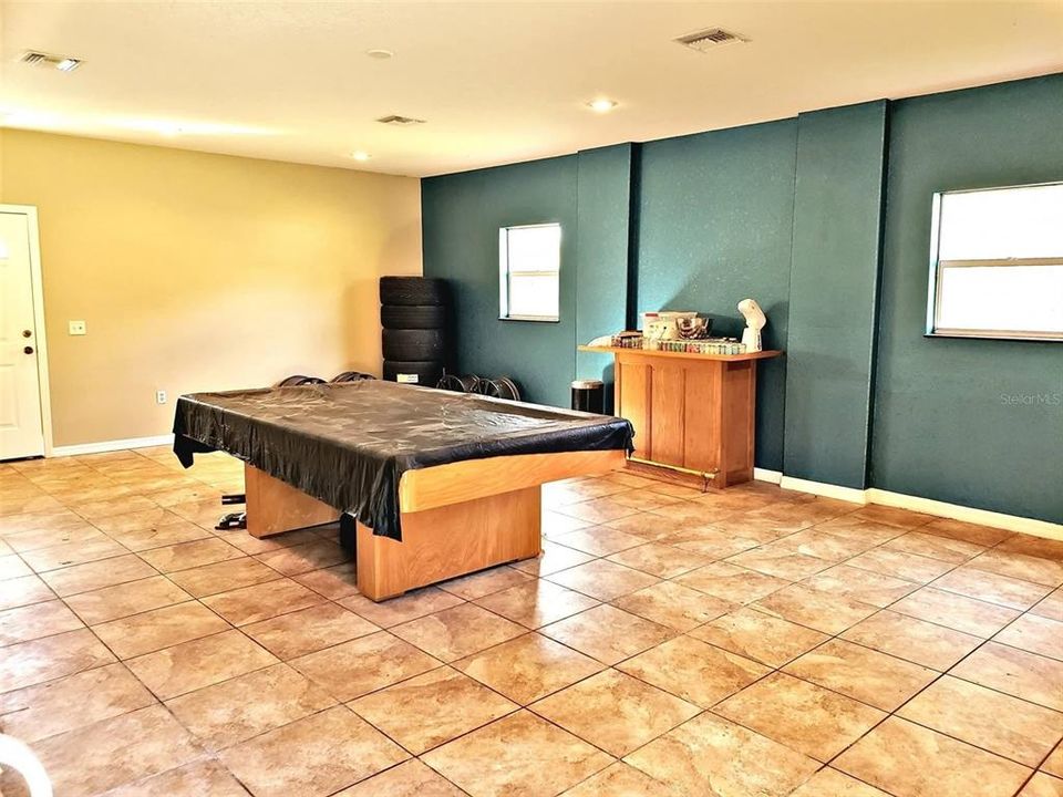 For Sale: $875,000 (4 beds, 3 baths, 4996 Square Feet)