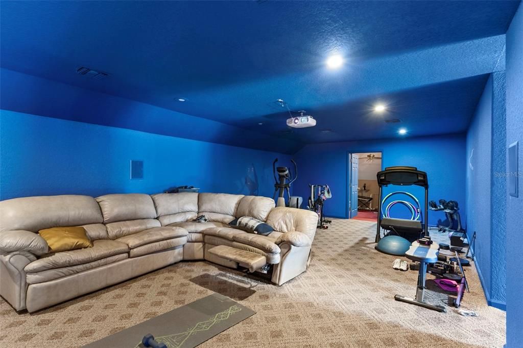 For Sale: $875,000 (4 beds, 3 baths, 4996 Square Feet)