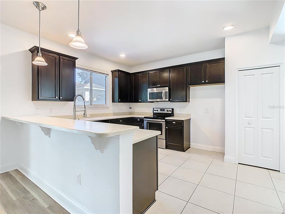 На продажу: $735,000 (5 спален, 2 ванн, 2999 Квадратных фут)