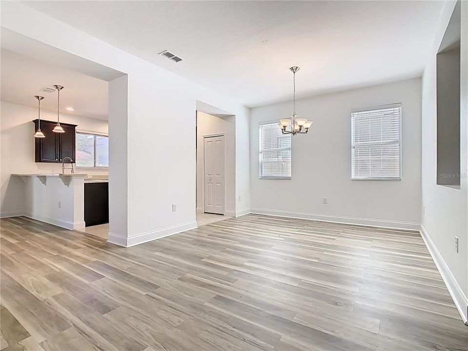 На продажу: $735,000 (5 спален, 2 ванн, 2999 Квадратных фут)