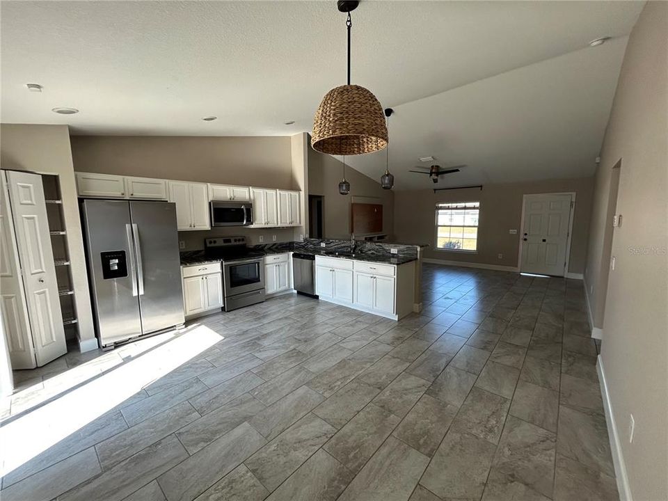 For Rent: $1,850 (3 beds, 2 baths, 1337 Square Feet)