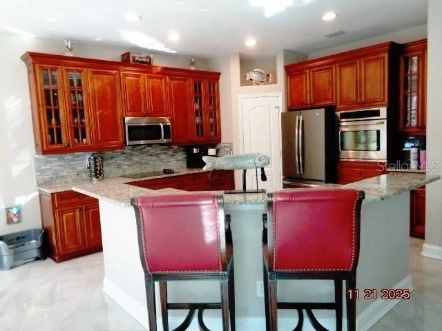 En Venta: $649,998 (6 camas, 3 baños, 3674 Pies cuadrados)