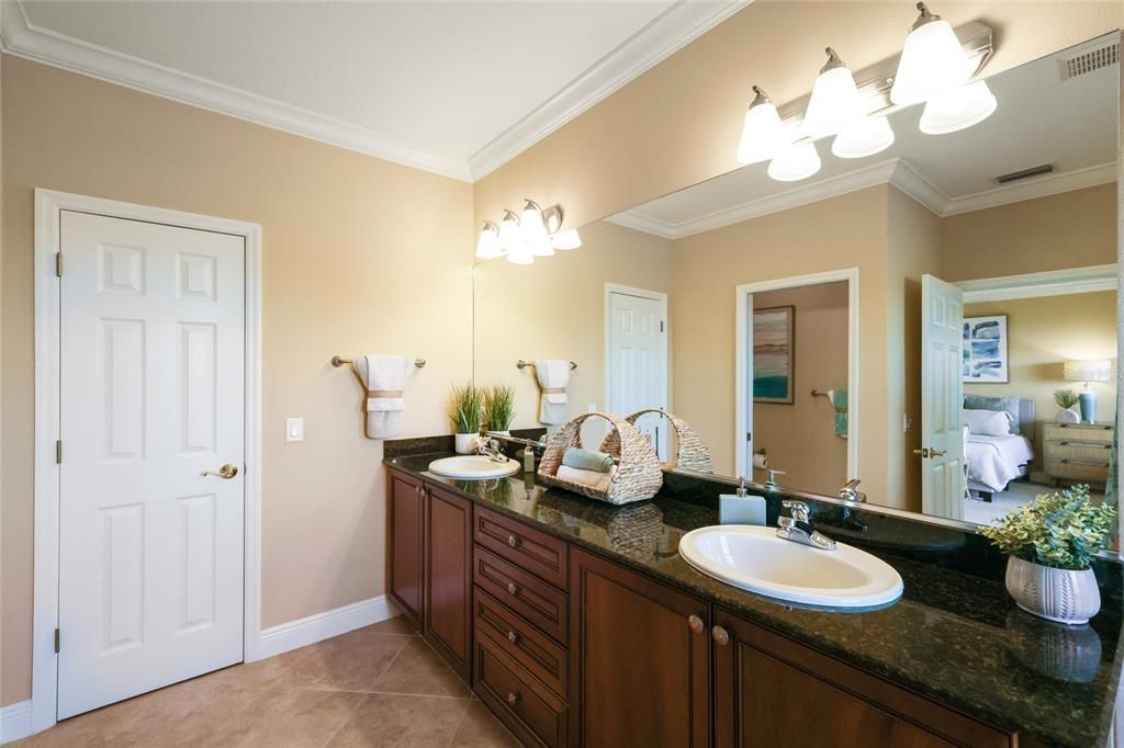 待售: $549,999 (3 贝兹, 2 浴室, 2392 平方英尺)