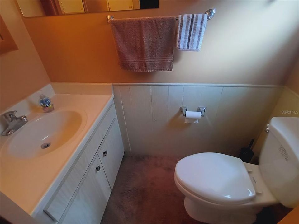 待售: $169,000 (2 贝兹, 1 浴室, 820 平方英尺)