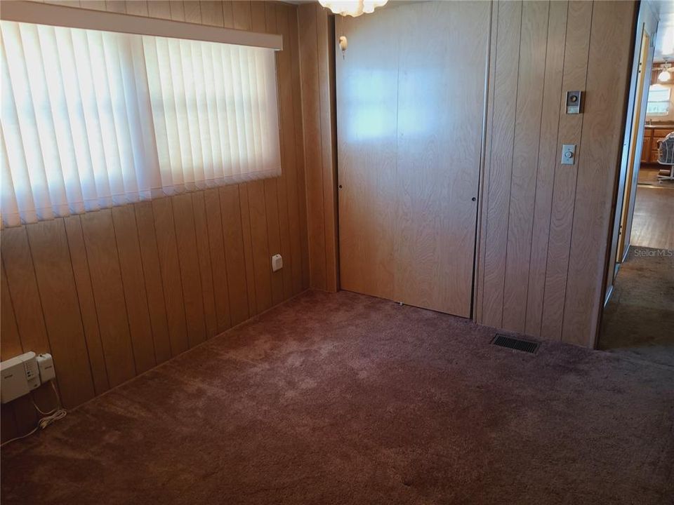 待售: $169,000 (2 贝兹, 1 浴室, 820 平方英尺)