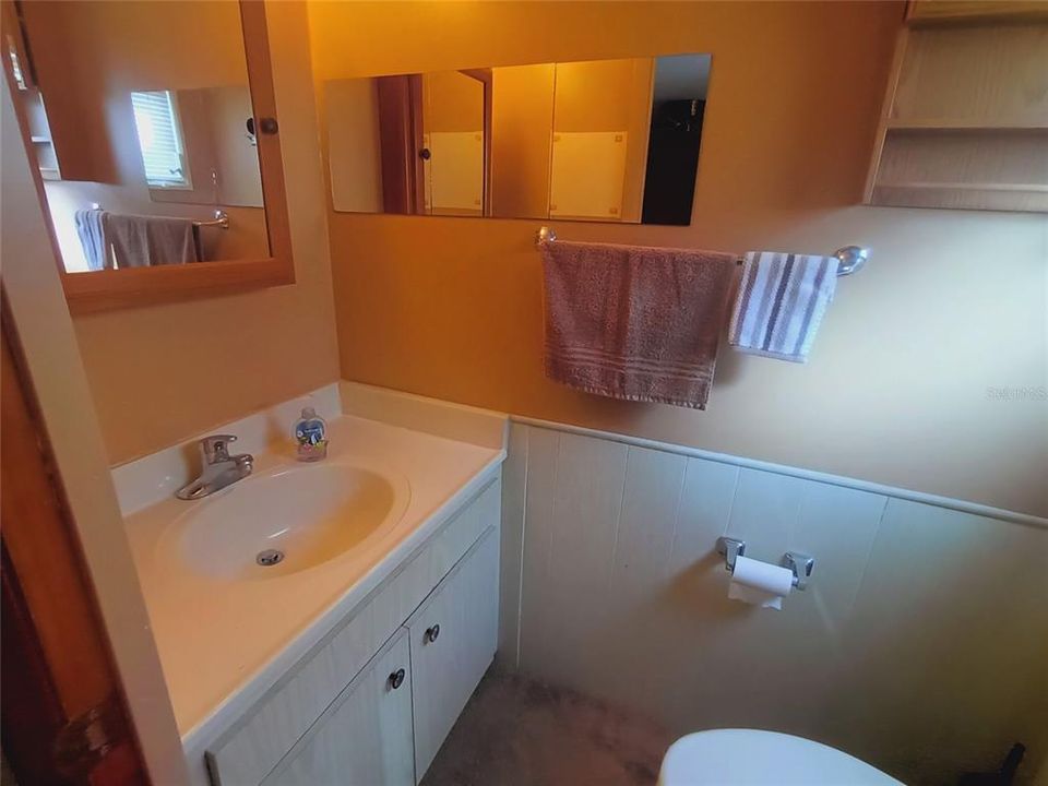 待售: $169,000 (2 贝兹, 1 浴室, 820 平方英尺)