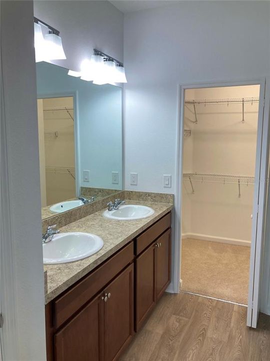 En Venta: $409,900 (2 camas, 2 baños, 1456 Pies cuadrados)