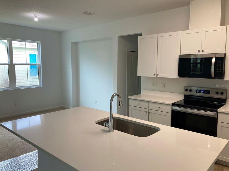 En Venta: $409,900 (2 camas, 2 baños, 1456 Pies cuadrados)