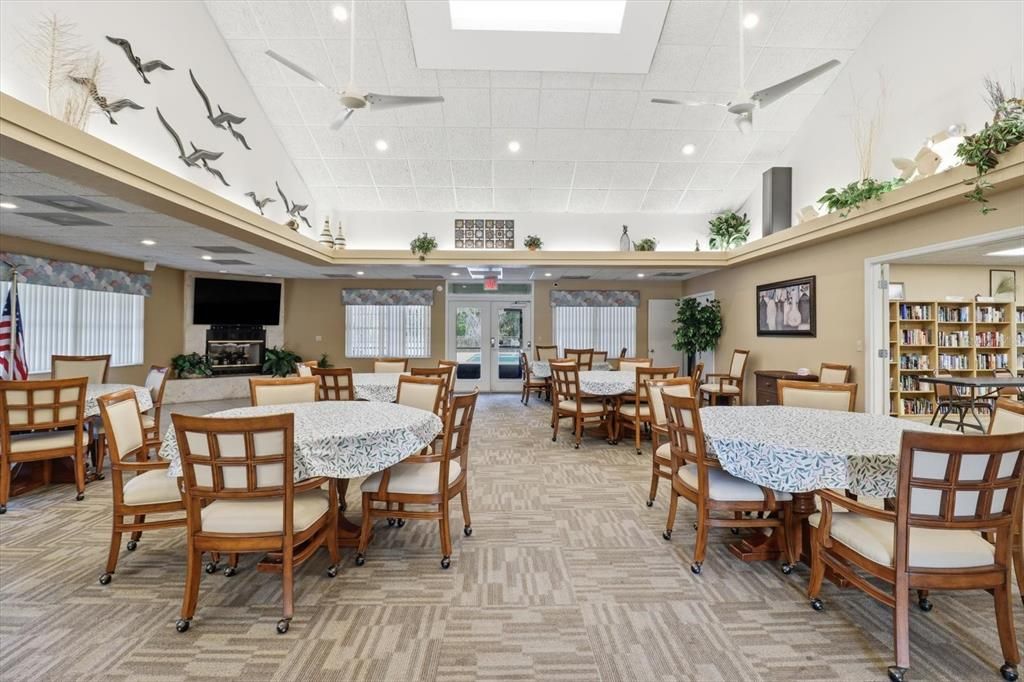 For Sale: $239,900 (2 beds, 2 baths, 1396 Square Feet)